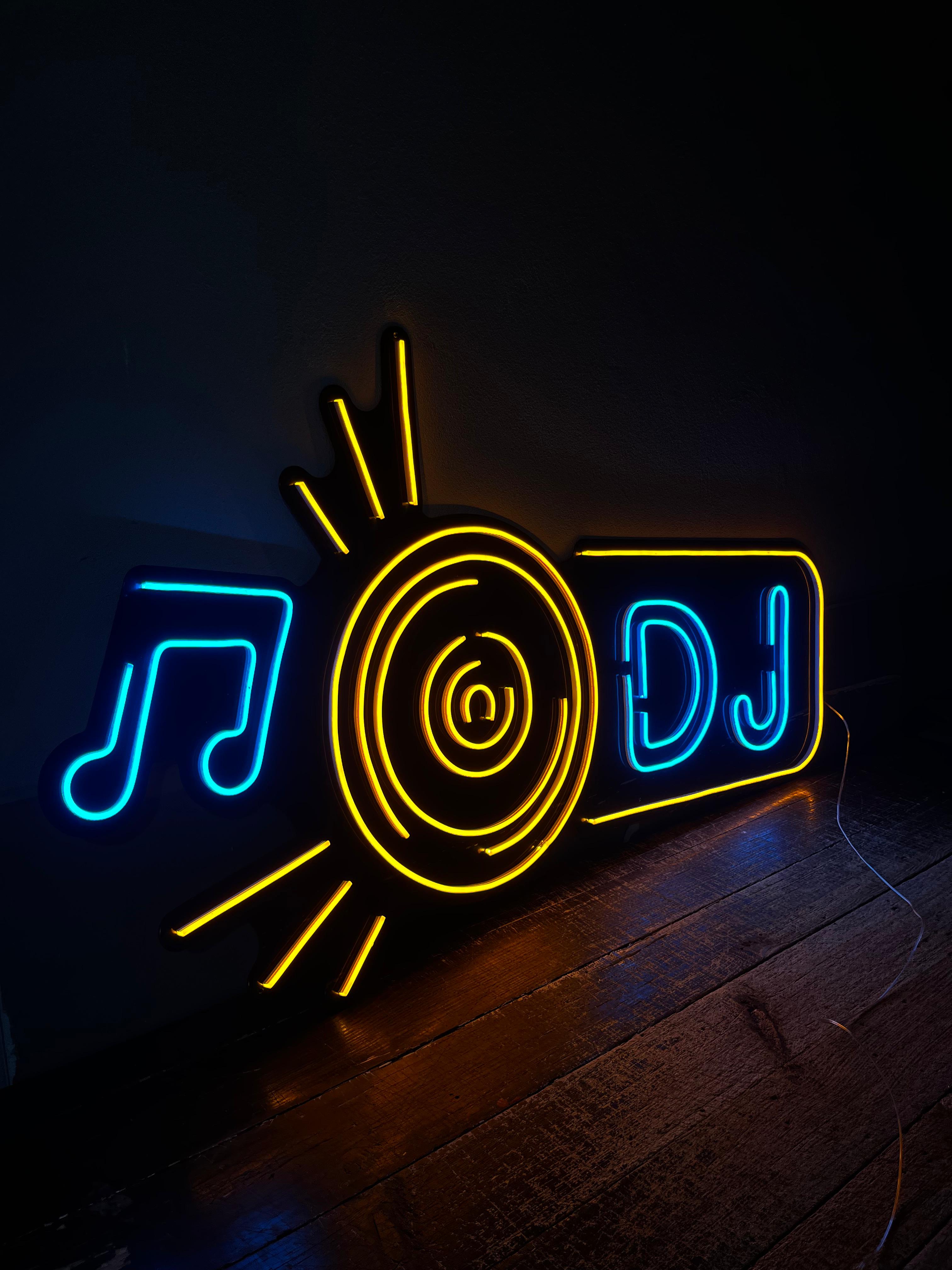 Vinyuup Dj - Dekoratif Neon Led Yazı Tabela