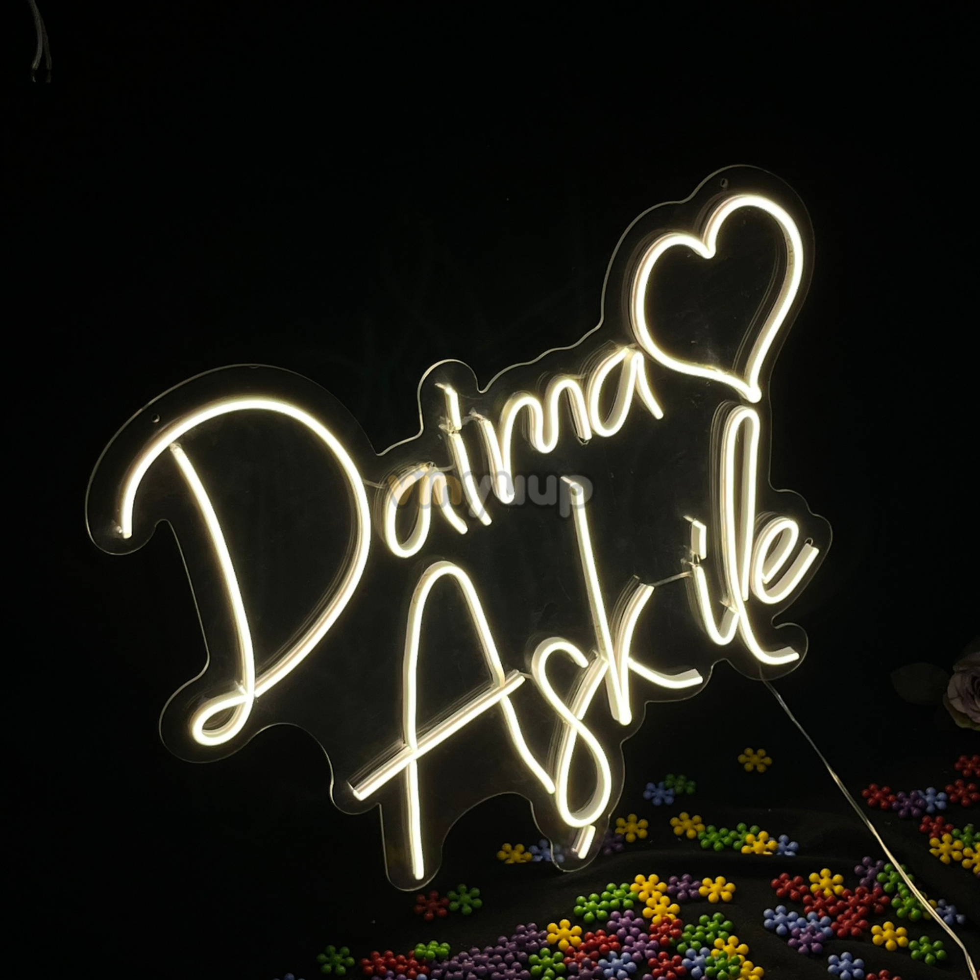 Vinyuup Daima Aşk İle - Dekoratif Neon Led Yazı Tabela