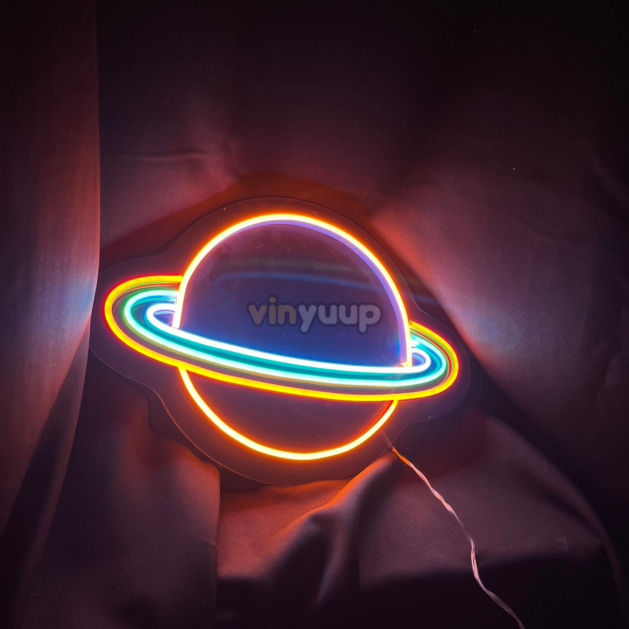 Vinyuup Satürn - Dekoratif Neon Led Yazı Tabela