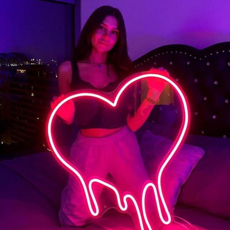 Damlayan Kalp Neon Led Işıklı Tablo