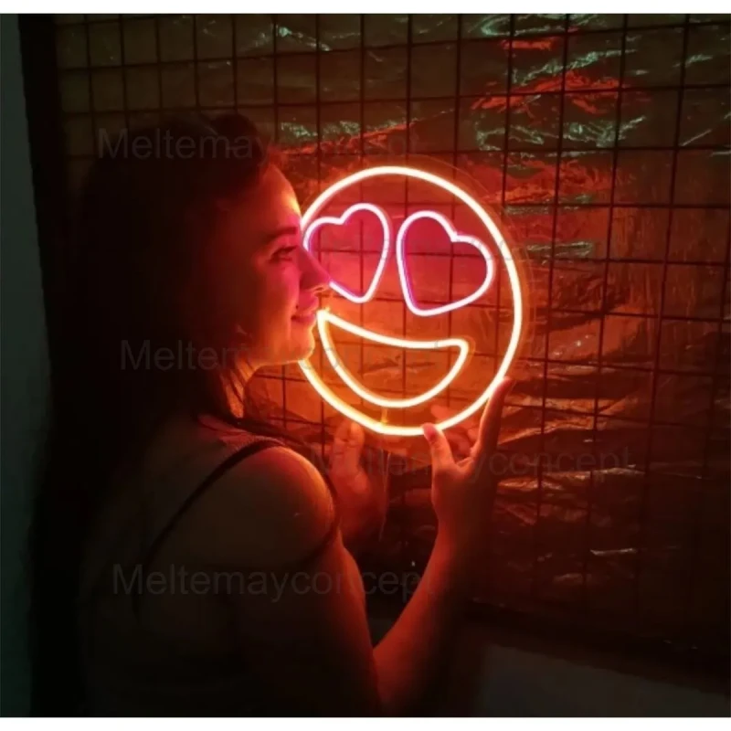 Smile Emoji Neon Led Işıklı Tablo